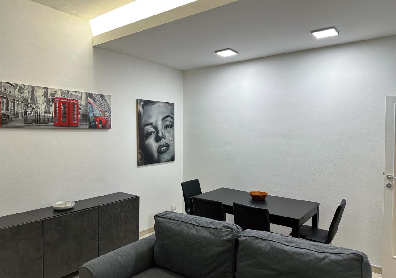 Modern Cenisio Apartment - Self Check-In & Parking ミラノ エクステリア 写真