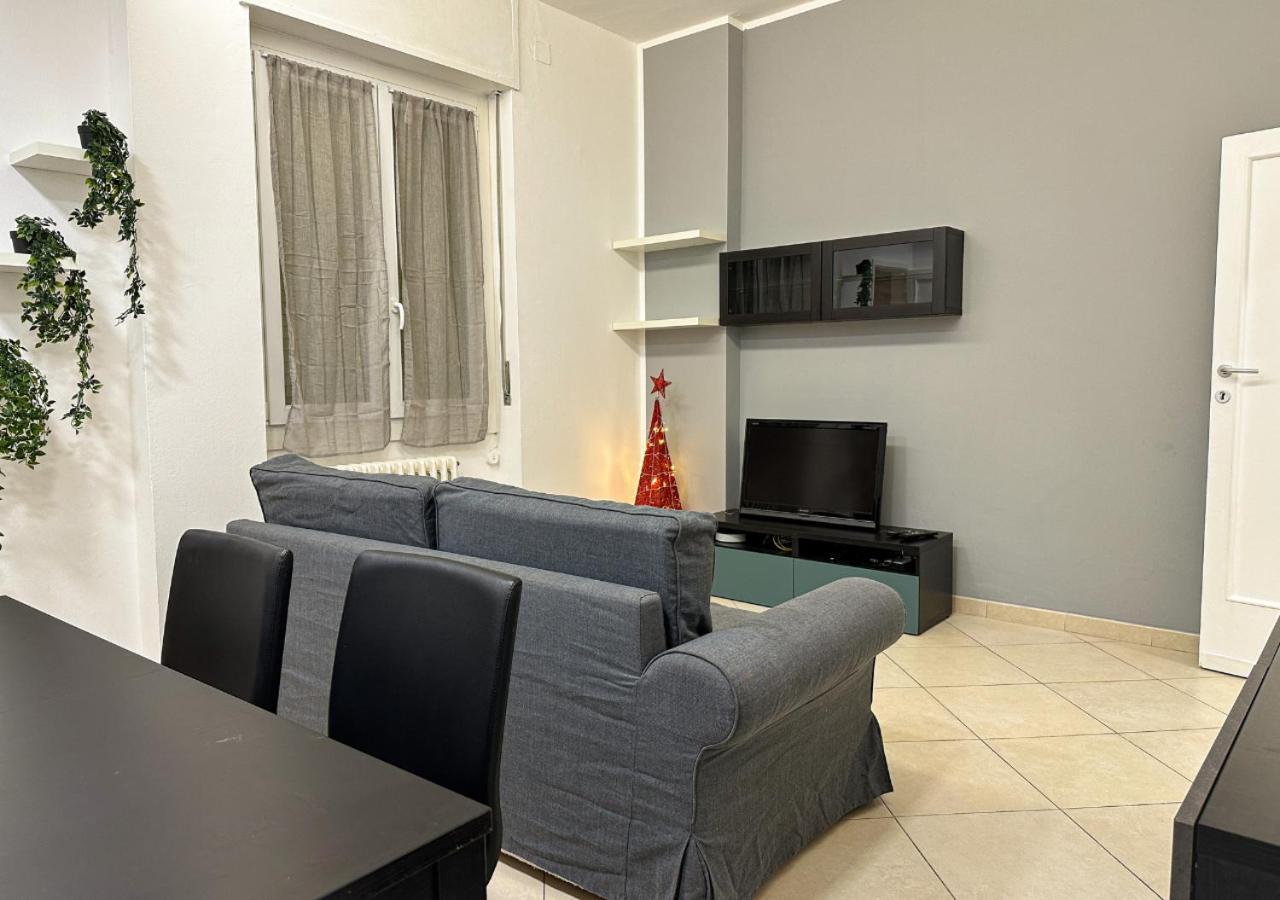 Modern Cenisio Apartment - Self Check-In & Parking ミラノ エクステリア 写真