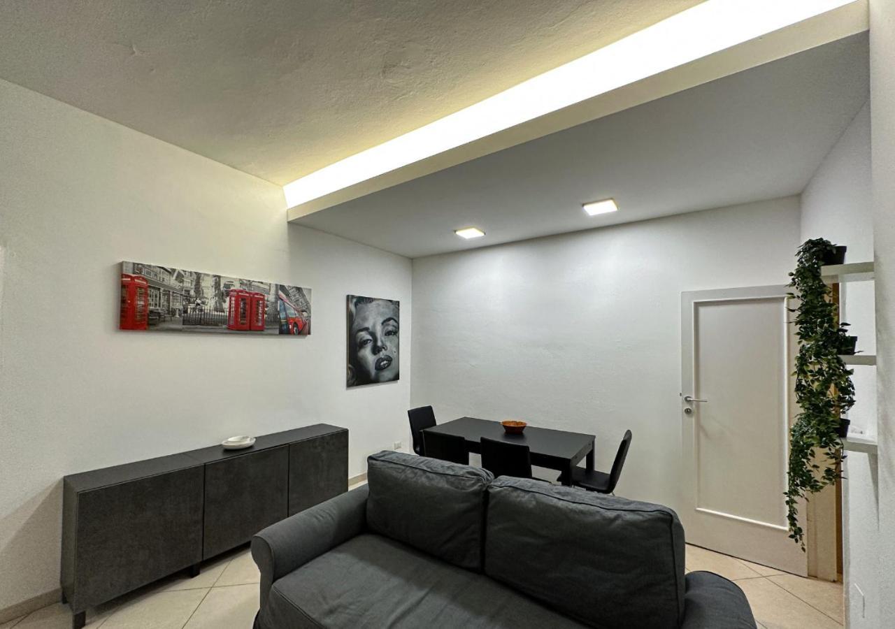 Modern Cenisio Apartment - Self Check-In & Parking ミラノ エクステリア 写真