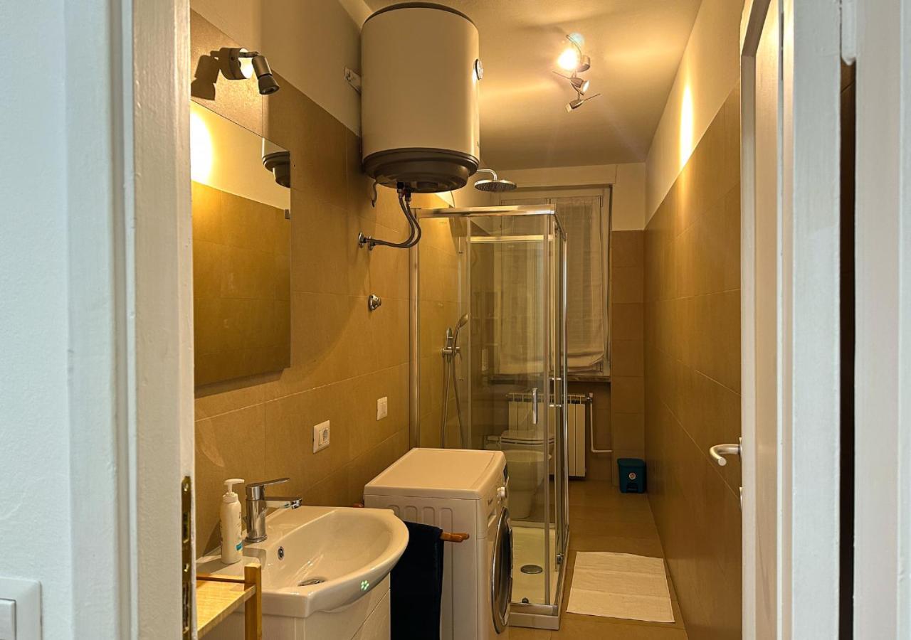 Modern Cenisio Apartment - Self Check-In & Parking ミラノ エクステリア 写真