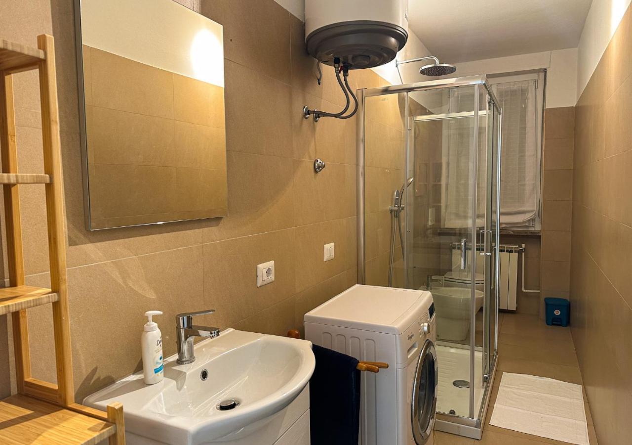Modern Cenisio Apartment - Self Check-In & Parking ミラノ エクステリア 写真